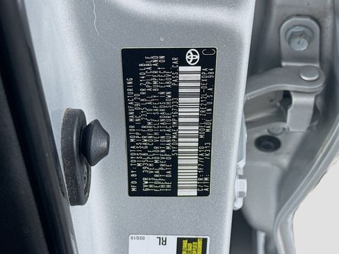 Used 2021 Toyota Corolla L FWD image 39
