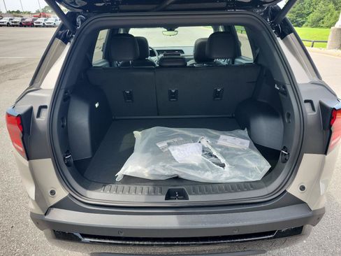 New 2026 GMC Terrain Elevation w/ Elevation Premium Package FWD image 8