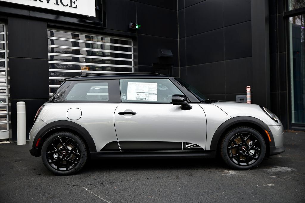 New 2026 MINI Cooper 2-Door Hardtop FWD image 4