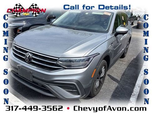 Used 2023 Volkswagen Tiguan SE FWD image 1