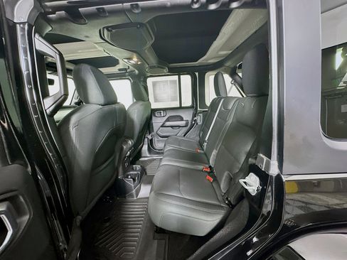 Used 2021 Jeep Wrangler Unlimited Sahara image 26