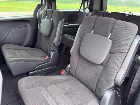 Used 2017 Dodge Grand Caravan SE FWD image 25