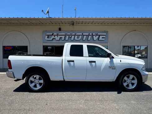 Used 2024 RAM 1500 Classic SLT AWD/4WD image 3