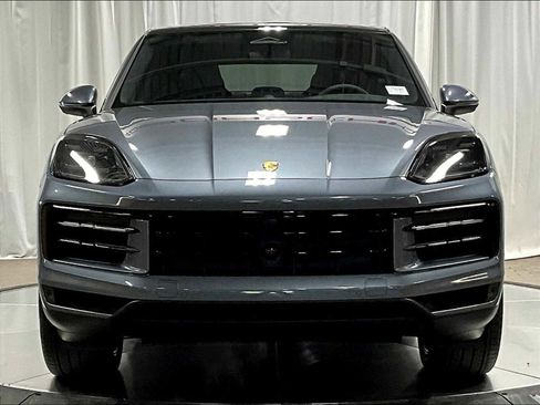 New 2026 Porsche Cayenne Coupe AWD/4WD image 10