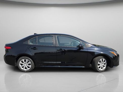 Used 2025 Toyota Corolla LE FWD image 22