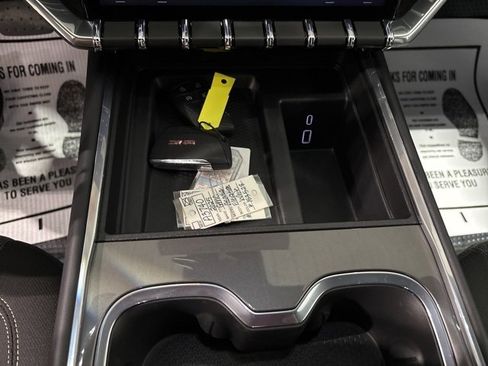 Used 2025 GMC Acadia Elevation image 25