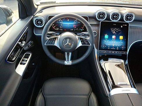 Certified 2026 Mercedes-Benz GLC 300 4MATIC image 9