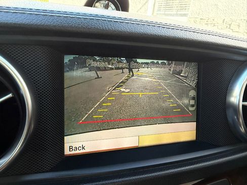 Used 2013 Mercedes-Benz SL 550 image 39