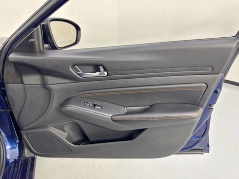 Used 2021 Nissan Altima 2.5 SR w/ SR Premium Package image 38