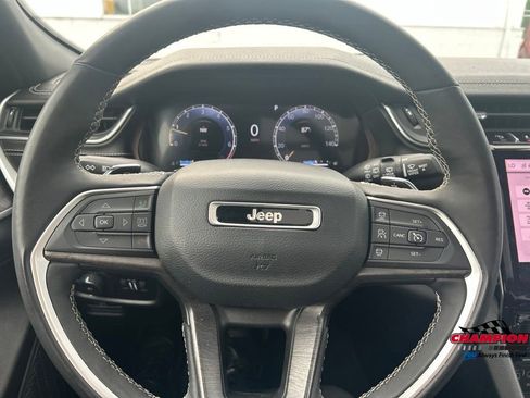 Used 2024 Jeep Grand Cherokee Limited w/ Luxury Tech Group II AWD/4WD image 15