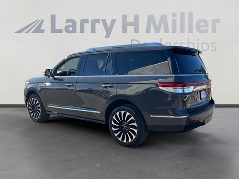 Used 2022 Lincoln Navigator Black Label image 3