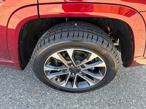 Used 2021 Jeep Grand Cherokee L Overland w/ Luxury Tech Group IV AWD/4WD image 12
