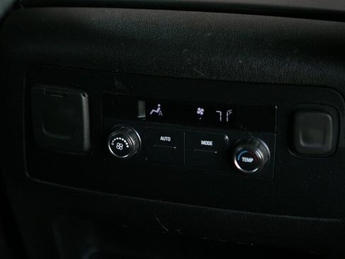 Used 2020 Chevrolet Suburban LS RWD image 20