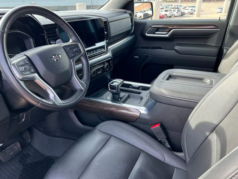 Certified 2022 Chevrolet Silverado 1500 RST w/ Convenience Package II image 16