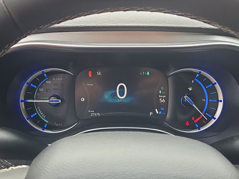 Used 2023 Chrysler Pacifica Limited w/ S Appearance Package FWD image 25