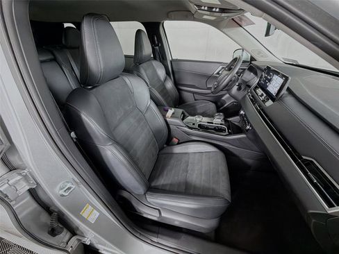 Used 2025 Mitsubishi Outlander SE AWD/4WD image 31