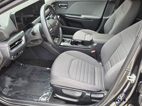 Certified 2025 Kia K4 EX image 11