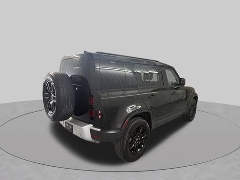 Used 2025 Land Rover Defender 110 S AWD/4WD image 4