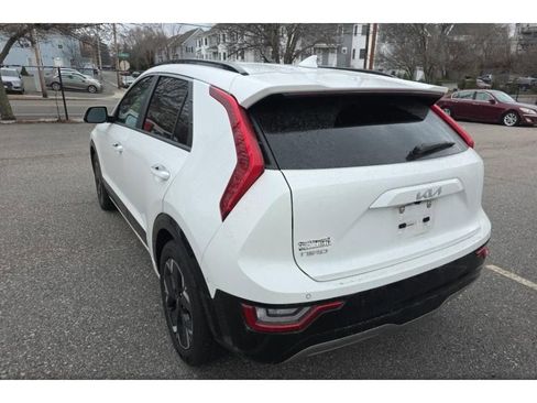 Used 2023 Kia Niro Wave w/ Wave Preserve Package image 4