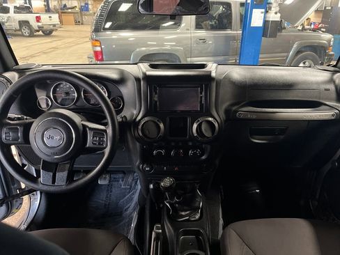 Used 2015 Jeep Wrangler Sport image 12