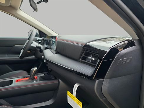 New 2026 Nissan Kicks SR w/ Cold Weather Package image 13