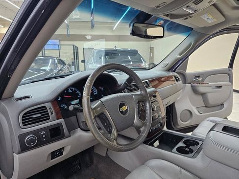Used 2011 Chevrolet Avalanche LT w/ Regional Value Package RWD image 16