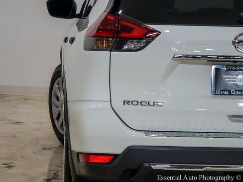 Used 2018 Nissan Rogue S AWD/4WD image 8