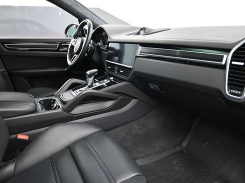 Used 2023 Porsche Cayenne GTS w/ Premium Package Plus image 14
