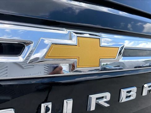 Used 2023 Chevrolet Suburban Premier AWD/4WD image 31