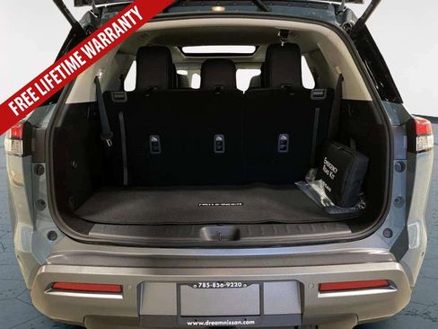 New 2026 Nissan Pathfinder SL w/ SL Premium Package FWD image 30