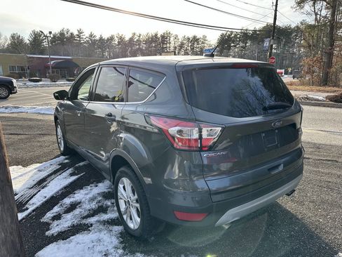 Used 2017 Ford Escape SE AWD/4WD image 19
