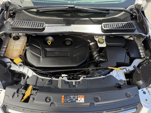 Used 2015 Ford Escape SE image 16