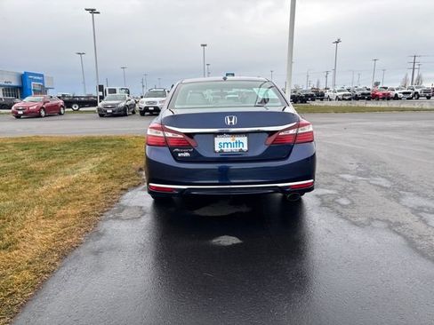 Used 2016 Honda Accord EX image 4