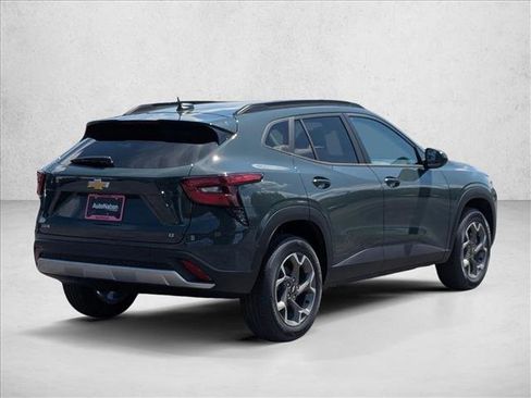 New 2026 Chevrolet Trax LT w/ Driver Confidence Package FWD image 2