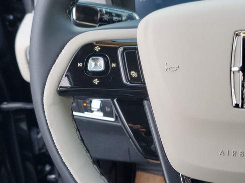 New 2026 Lincoln Corsair Premiere image 16