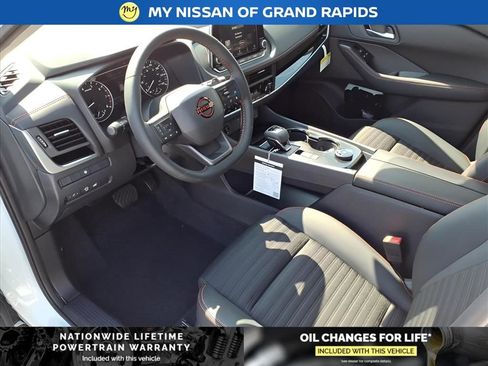 New 2026 Nissan Rogue SV image 8