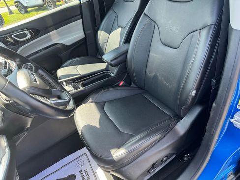 Used 2022 Jeep Compass Limited image 4