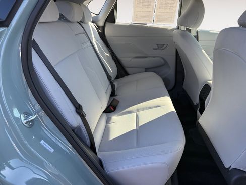 Certified 2025 Hyundai Kona SE image 18