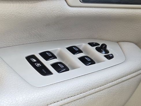 Used 2017 Volvo V90 T6 Cross Country image 31