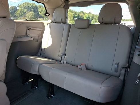Used 2020 Toyota Sienna XLE Premium AWD/4WD image 21