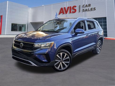 Used 2024 Volkswagen Taos SE image 1