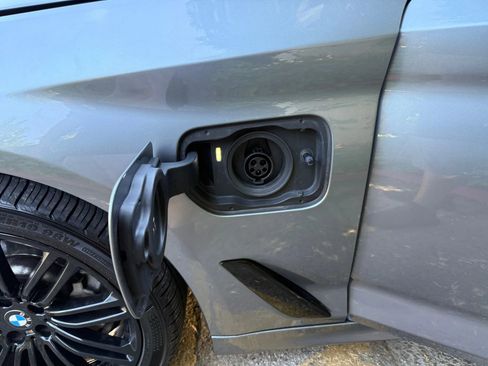 Used 2018 BMW 530e image 27