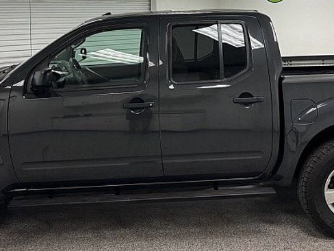 Used 2012 Nissan Frontier SV w/ SV Premium Utility Pkg image 8