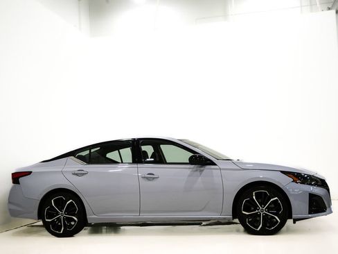 Used 2024 Nissan Altima 2.5 SR FWD image 4