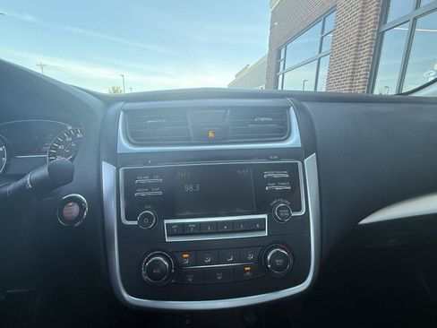 Used 2016 Nissan Altima 2.5 S w/ Power Driver Seat Package FWD image 4