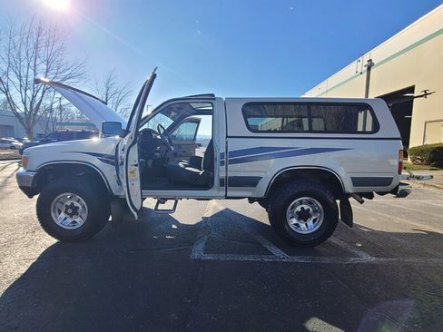 Used 1990 Toyota Pickup SR5 image 21