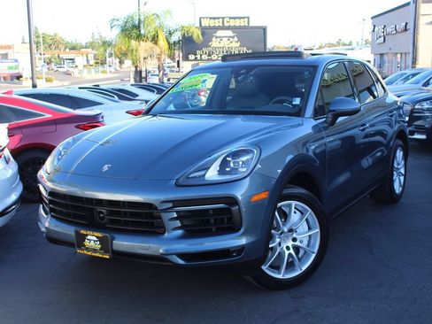 Used 2019 Porsche Cayenne AWD/4WD image 2
