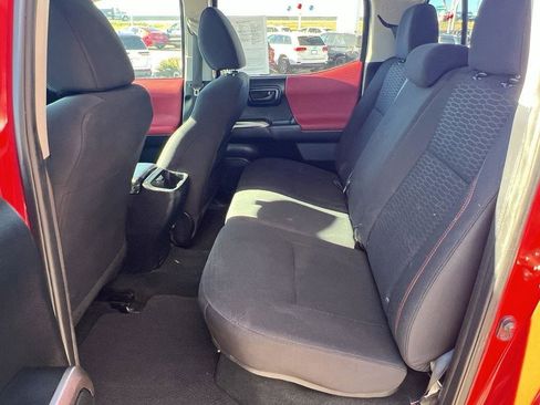 Used 2016 Toyota Tacoma SR5 image 12