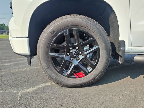 New 2026 Chevrolet Silverado 1500 RST w/ Redline Edition AWD/4WD image 10