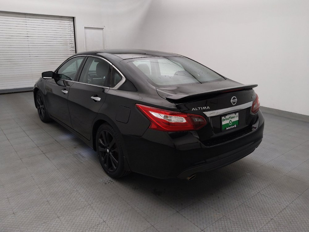 Used 2017 Nissan Altima 2.5 SR w/ Midnight Edition Package FWD image 5